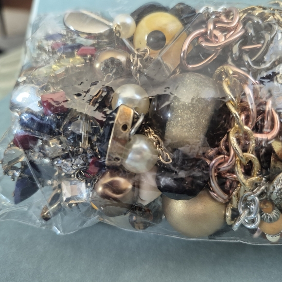 Mystery Craft Jewellry Bag - Picture 7 of 16